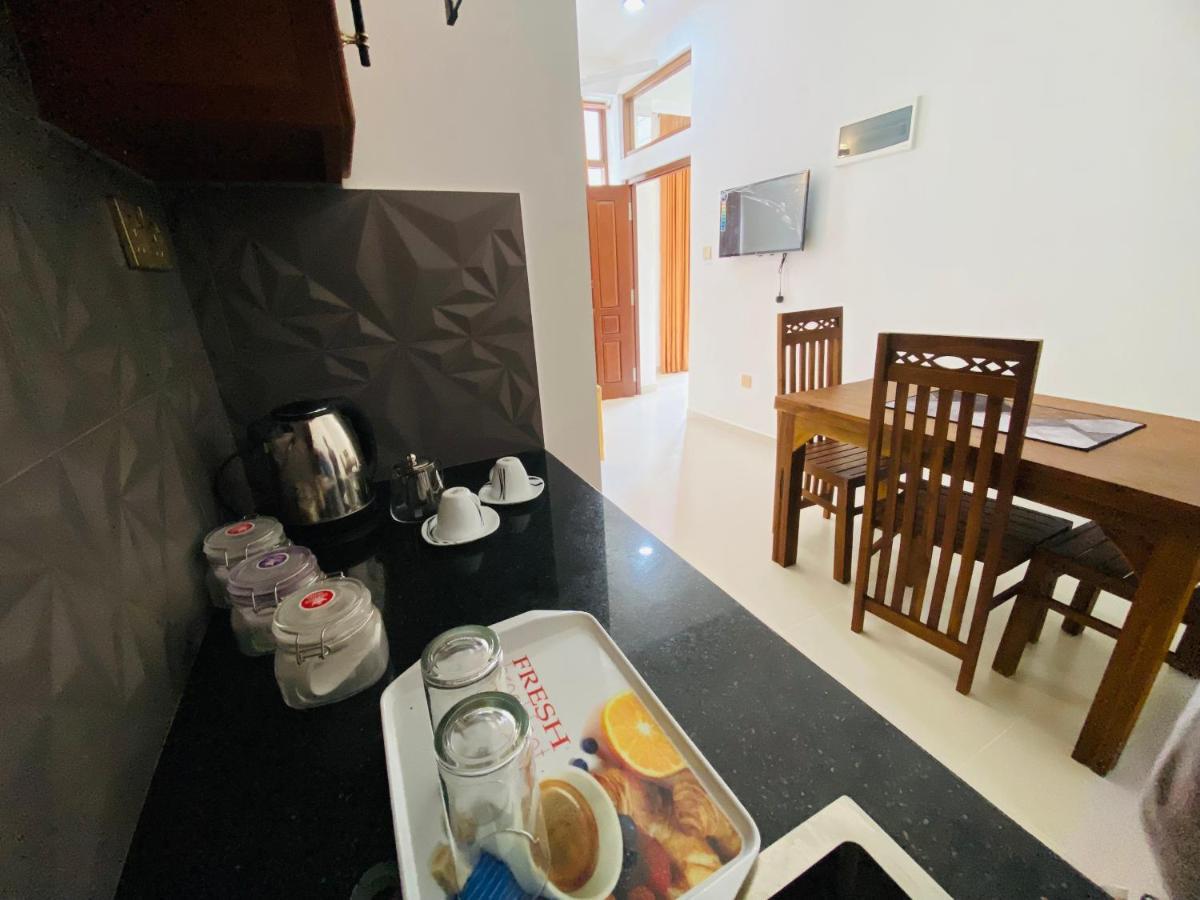 Aurelia Inn Канди Экстерьер фото